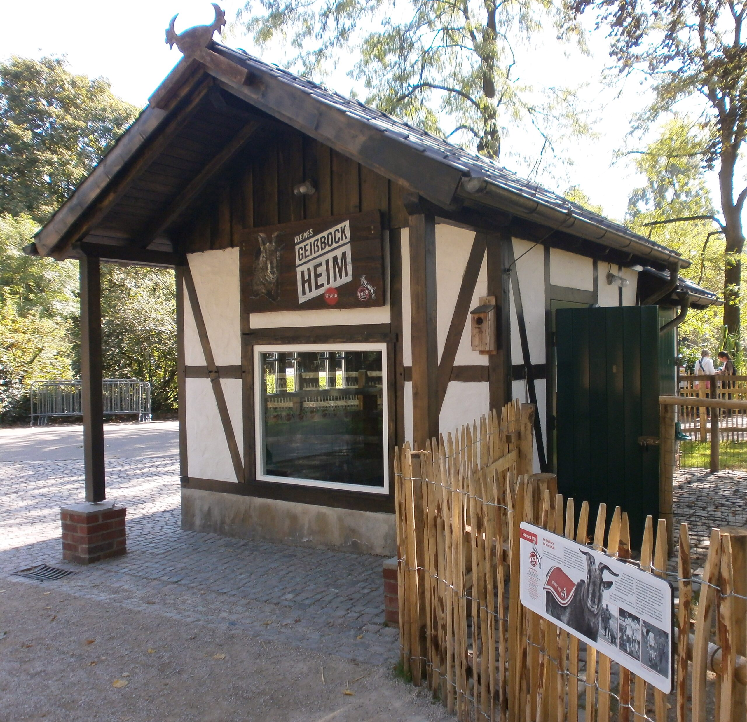 Das kleine Geißbockheim im Kölner Zoo