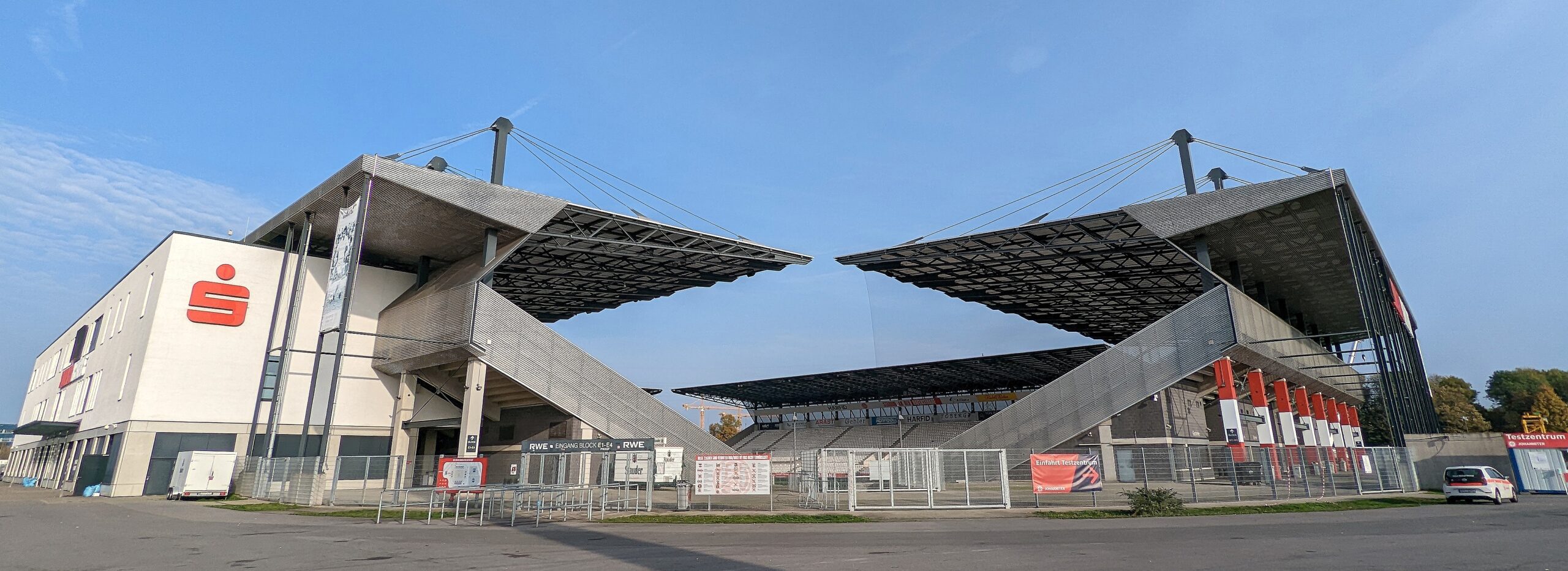 Die Stadionbaustelle in Essen ist inzwischen eine 20.000-Mann-Arena