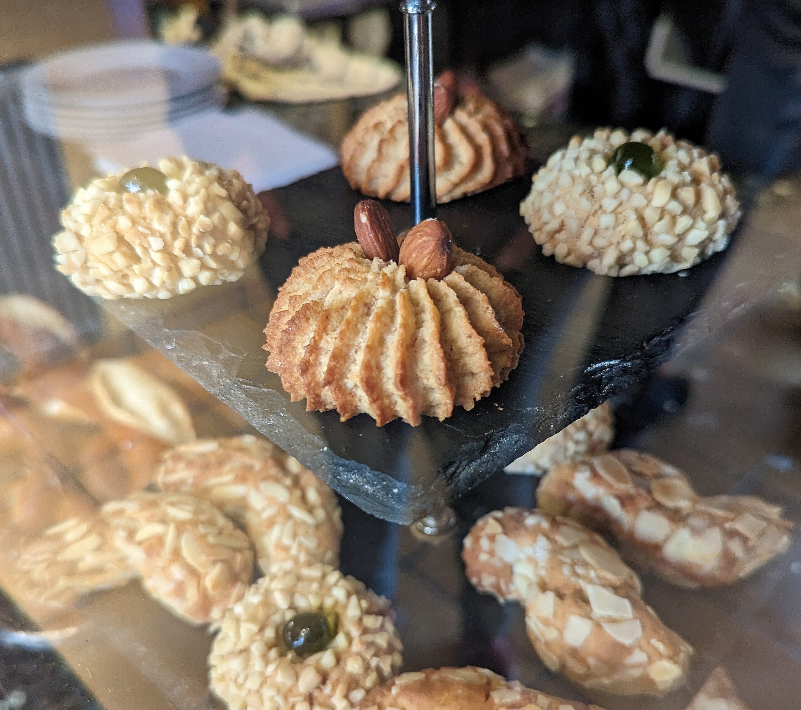 Snacks im Café Melange in der Nähe des Freiburger Bahnhofs