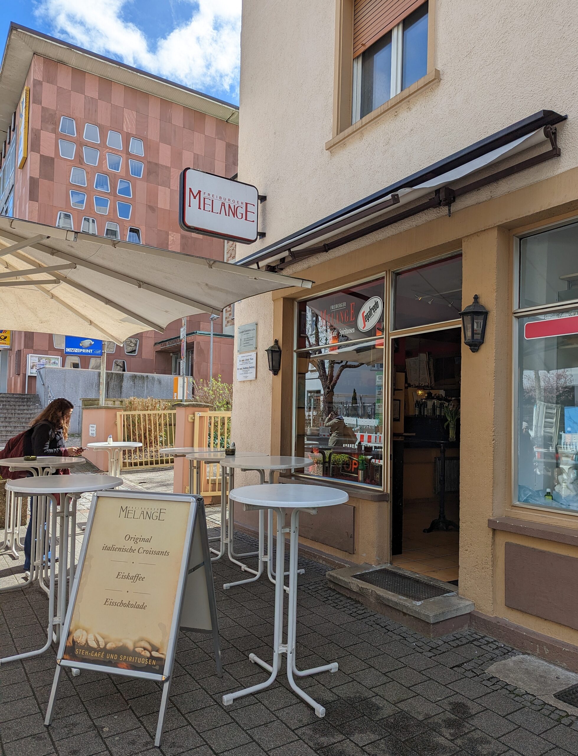 Das Café Melange in der Freiburger Bahnhofstraße