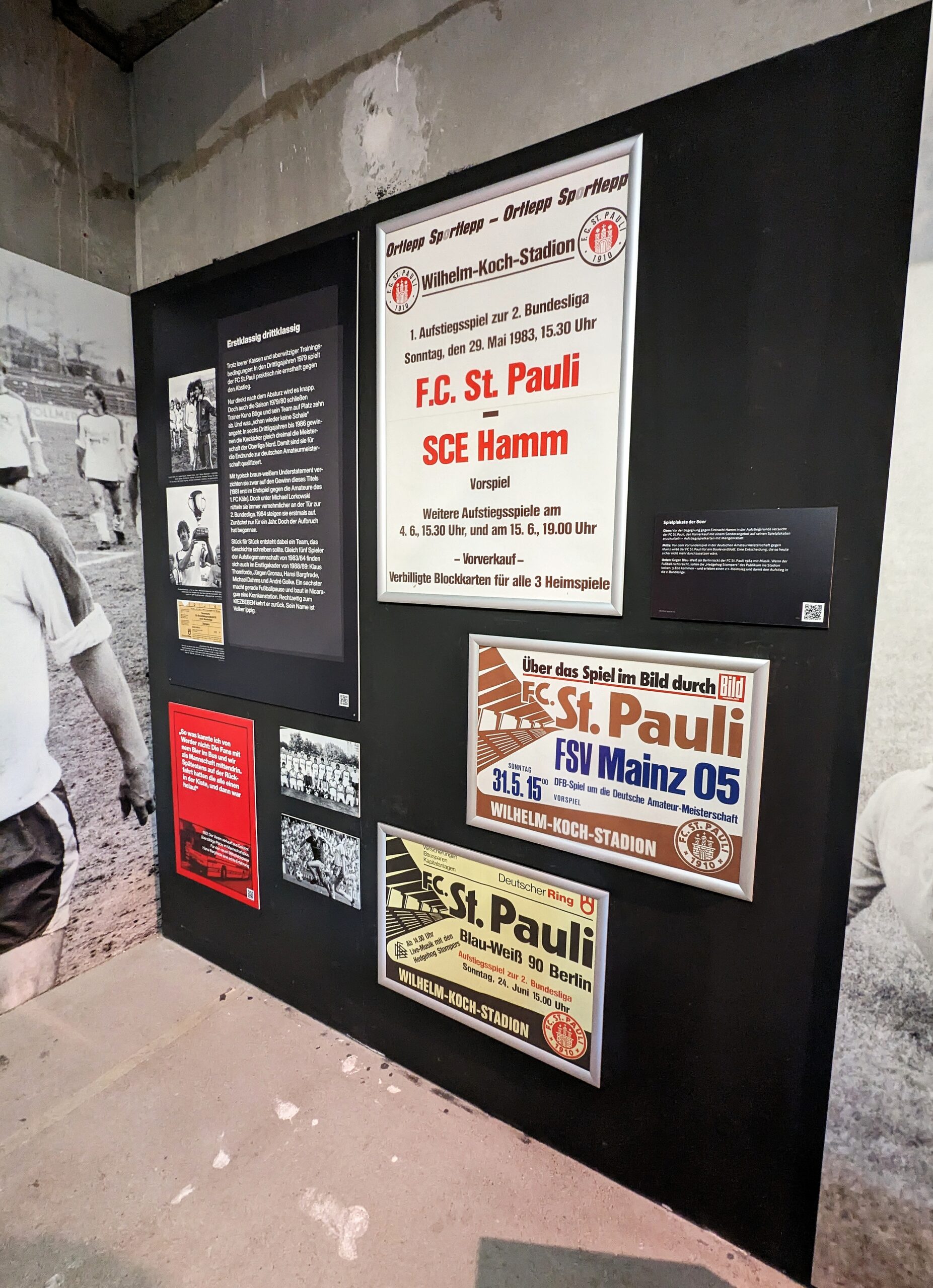 Spielankündigungsplakate im Museum des FC St. Pauli