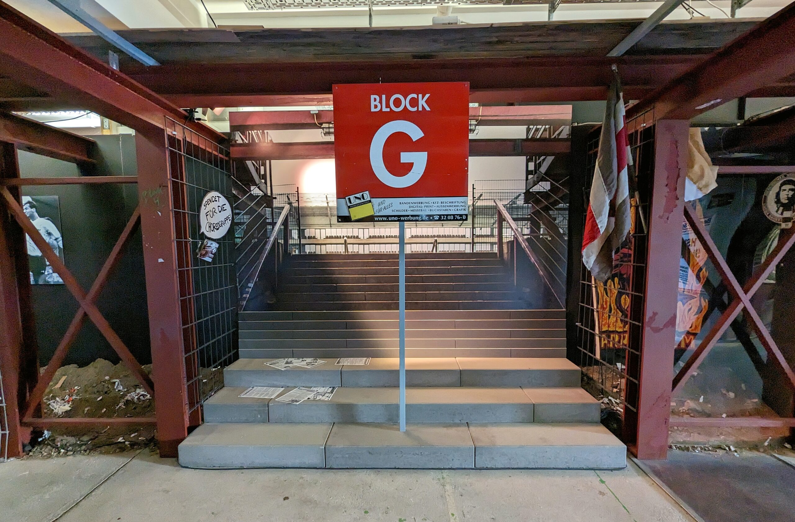 Schild G-Block aus dem alten Stadion