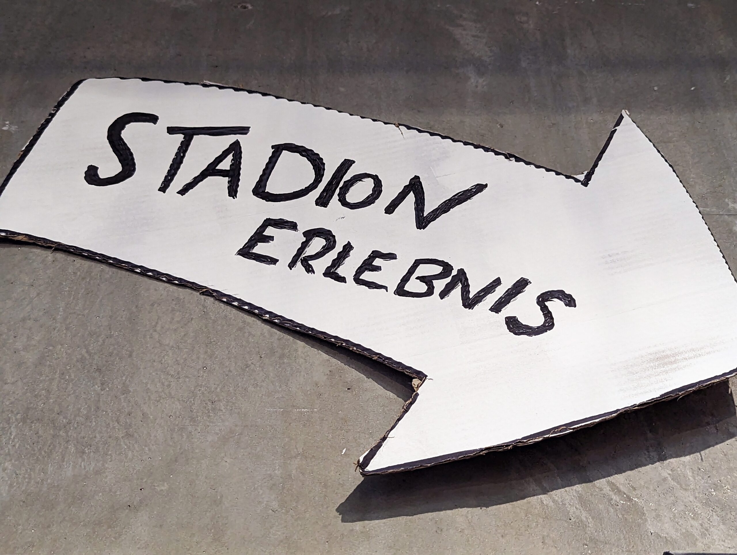Im FC St. Pauli-Museum gibt es einen eigenen Raum, in dem das Stadionerlebnis nachempfunden werden kann