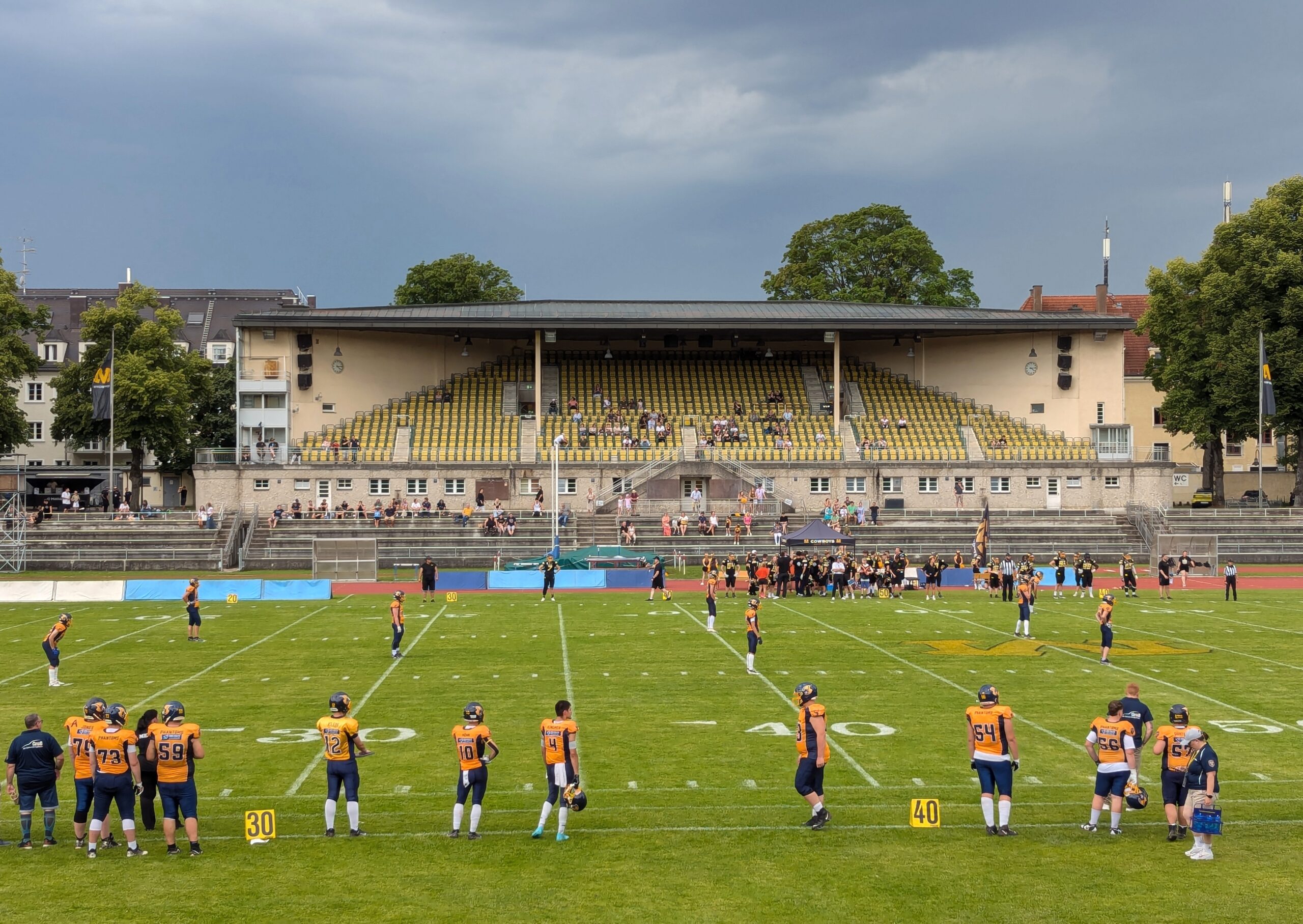 Die Tribüne im Dantestadion