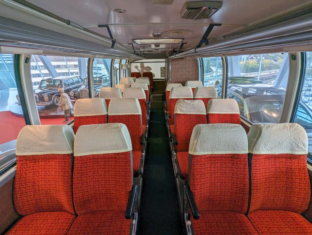 Im WM-Bus, der im Stuttgarter Mercedes-Benz-Museum steht