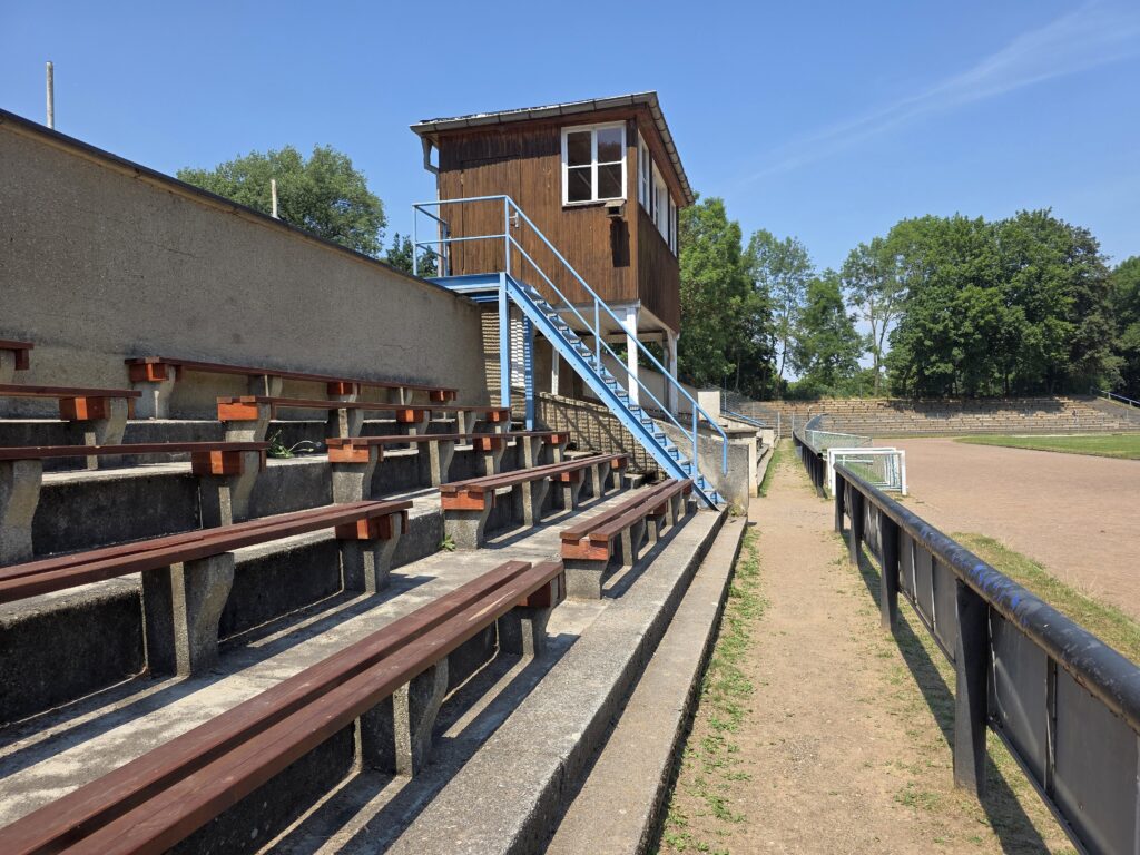 Die Sprecherkabine in der Altenburger Skatbank-Arena