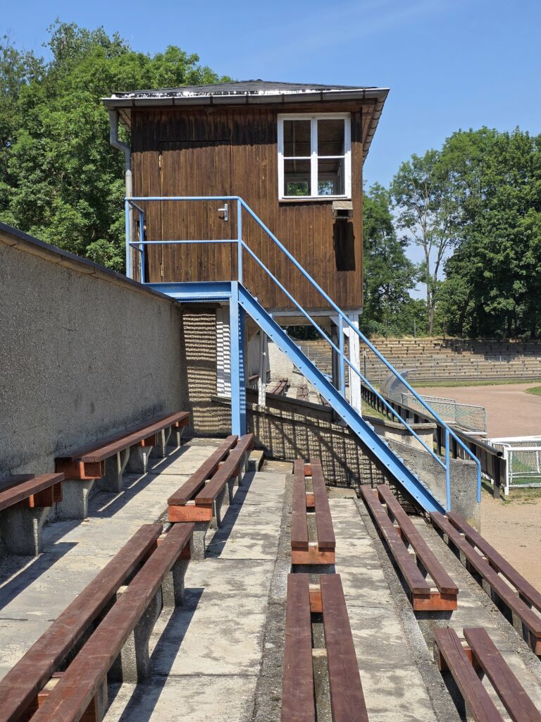 Die Sprecherkabine in der Altenburger Skatbank-Arena