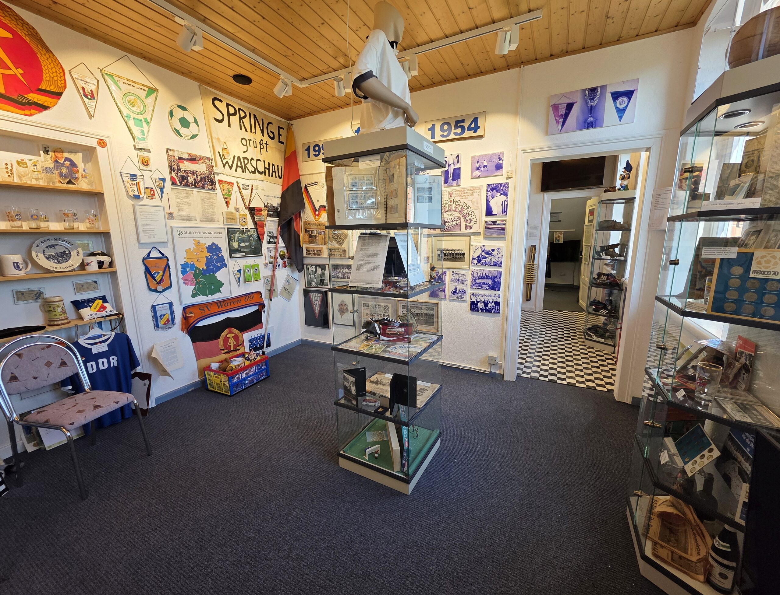 Deutsch-deutsche Fußballgeschichte im Fußballmuseum Springe