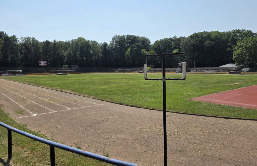 Blick auf das Spielfeld der Altenburger Skatbank-Arena