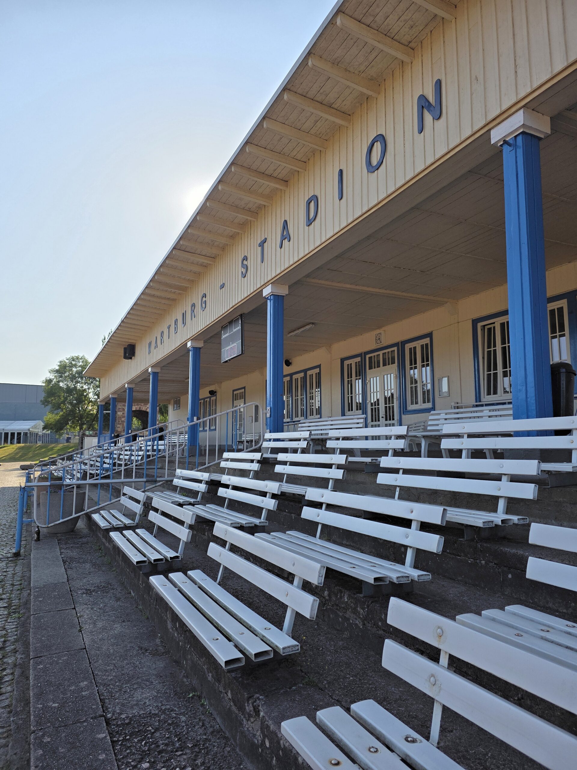 Die Tribüne des Wartburg-Stadions
