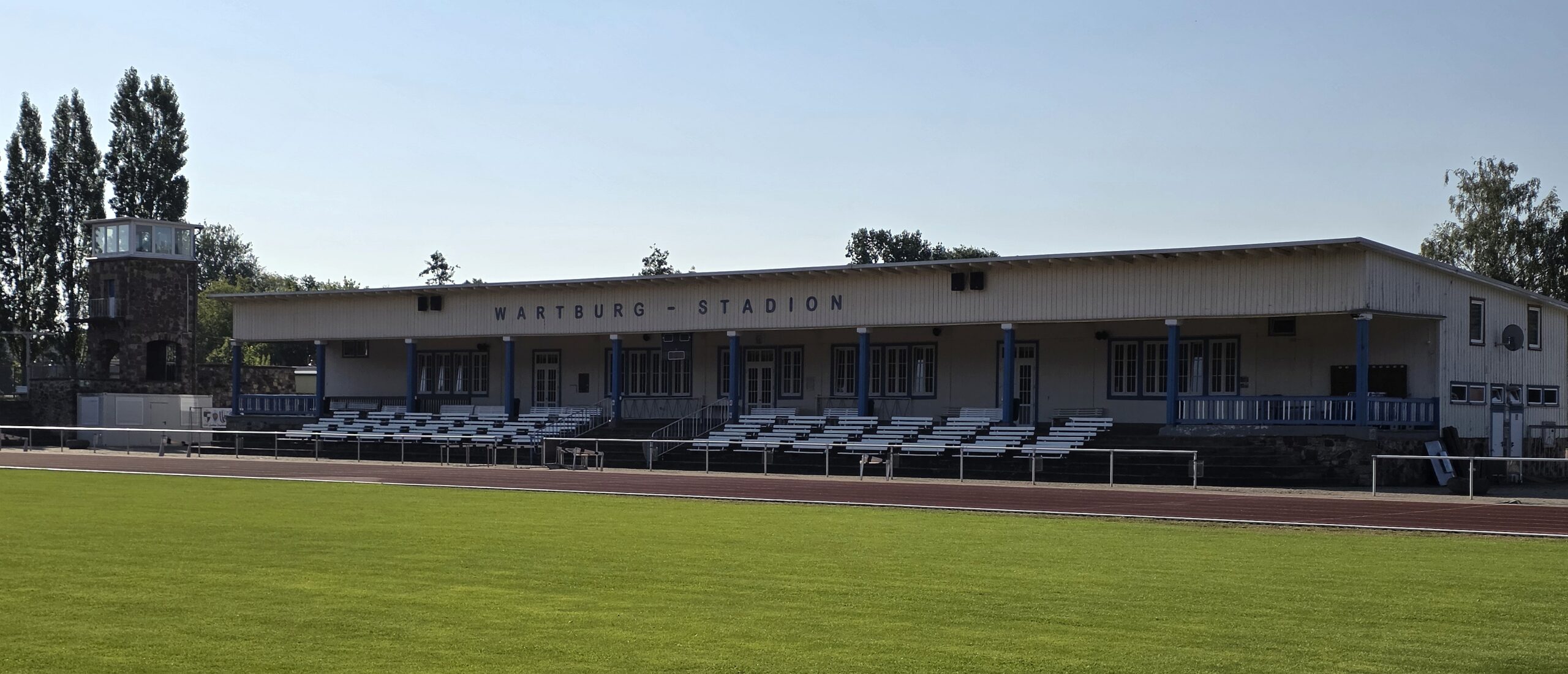 Die Tribüne des Wartburg-Stadions
