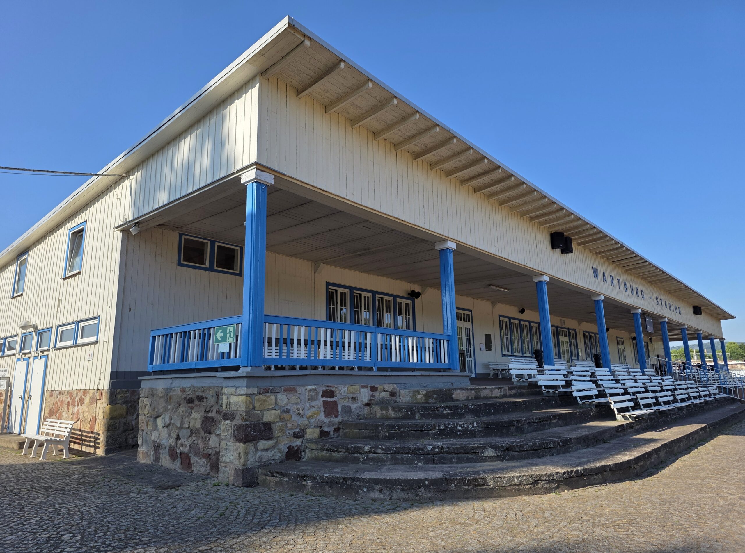 Die Tribüne im Wartburg-Stadion in Eisenach