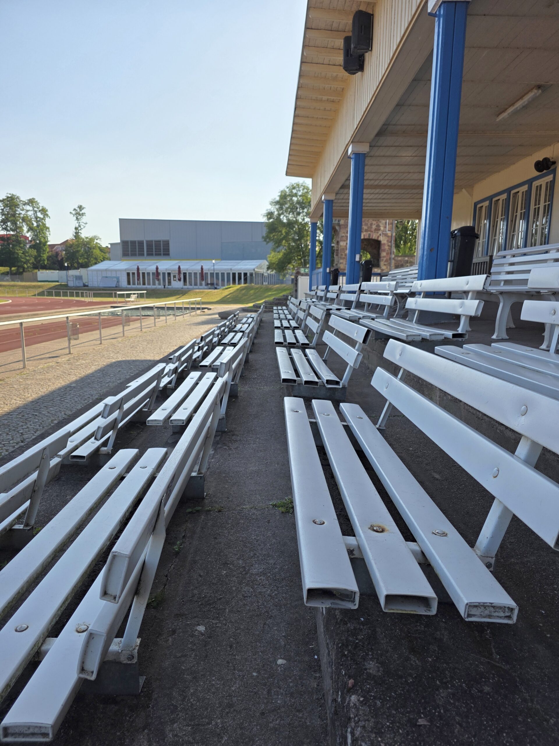 Die Tribüne im Wartburg-Stadion in Eisenach